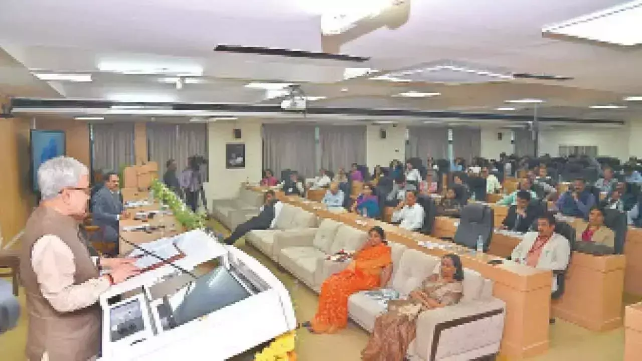 सभी राज्य लोक सेवा आयोगों को संवैधानिक मूल्यों को बनाए रखना चाहिए: Governor