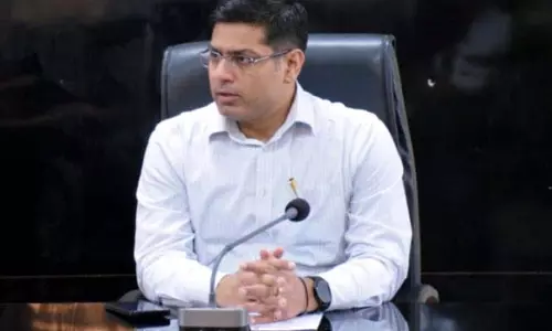J&K: क्लस्टर यूनिवर्सिटी ने शेयर बाजार प्रशिक्षण और वित्तीय साक्षरता कार्यक्रम का आयोजन किया