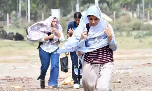 Chandigarh में 32.7 डिग्री सेल्सियस तापमान के साथ सीजन की सबसे गर्म रात रही Chandigarh में 32.7 डिग्री सेल्सियस तापमान के साथ सीजन की सबसे गर्म रात रही