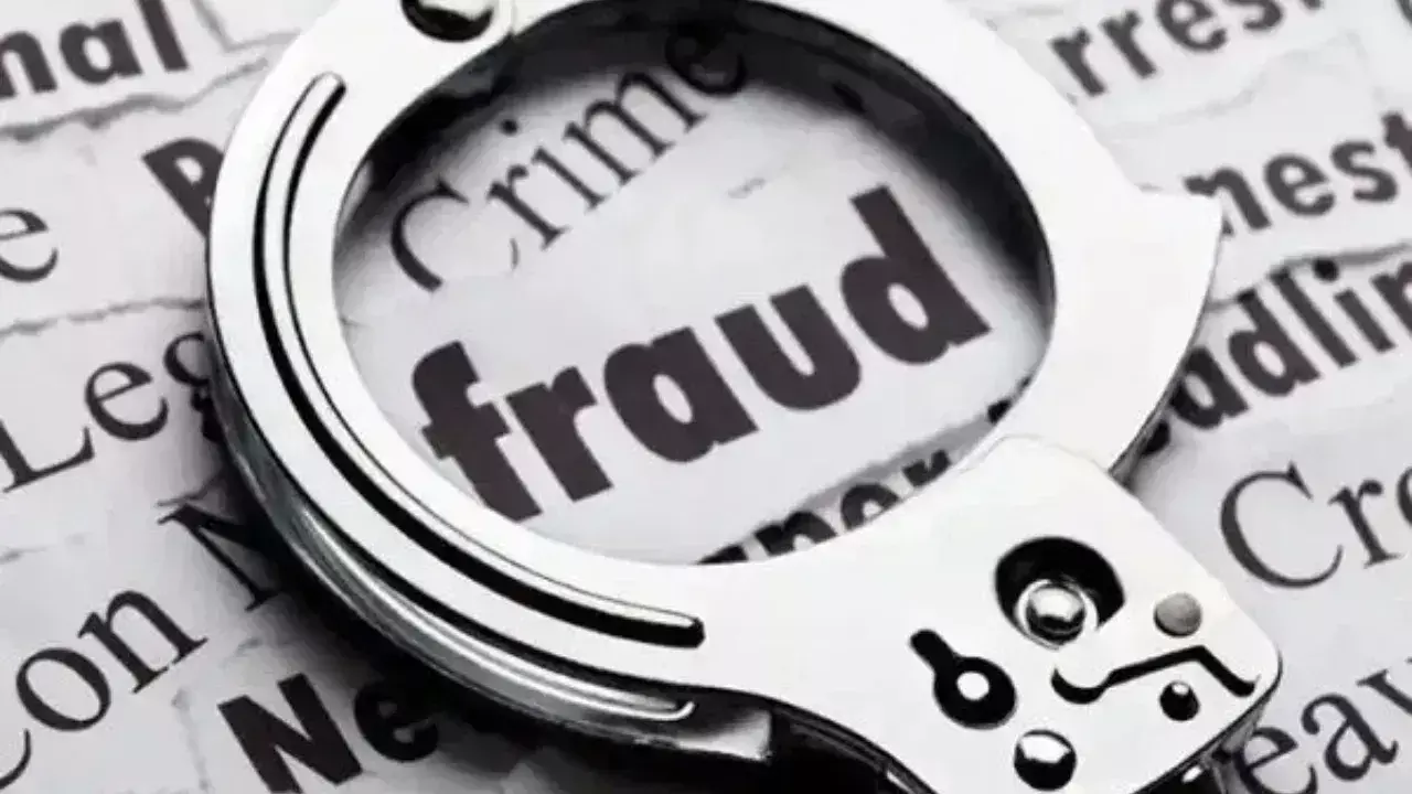 Moradabad: गिरफ्तारी का झांसा देकर महिला से वसूले 6.92 लाख, साइबर ठग सक्रिय Moradabad: गिरफ्तारी का झांसा देकर महिला से वसूले 6.92 लाख, साइबर ठग सक्रिय