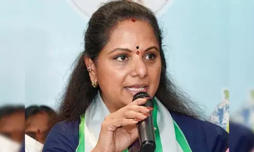 Kavitha ने रेवंत सरकार को चेताया: 42% पिछड़ा वर्ग आरक्षण के बिना स्थानीय चुनाव नहीं होंगे Kavitha ने रेवंत सरकार को चेताया: 42% पिछड़ा वर्ग आरक्षण के बिना स्थानीय चुनाव नहीं होंगे