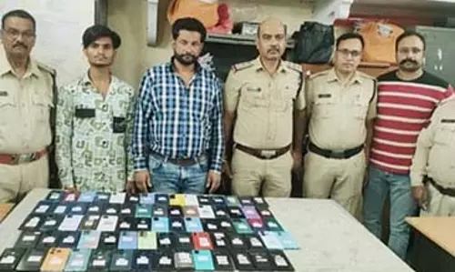 पुलिस ने किया बड़ा खुलासा, उज्जैन में एक शख्स की खोज में 74 मोबाइल बरामद पुलिस ने किया बड़ा खुलासा, उज्जैन में एक शख्स की खोज में 74 मोबाइल बरामद