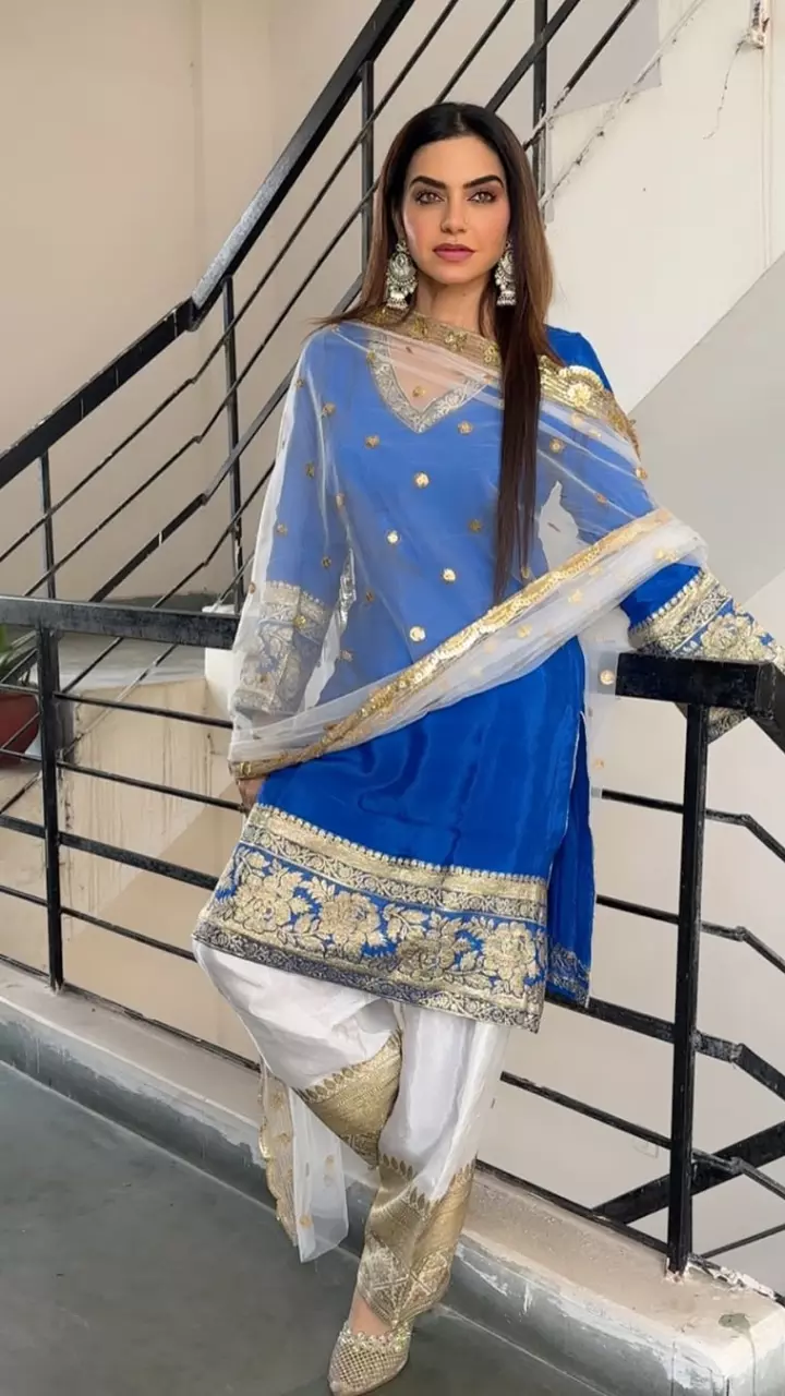 निशा बानो दिखी बोल्ड