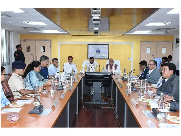केंद्रीय मंत्री मनोहर लाल ने Haryana में परमाणु ऊर्जा परियोजना की प्रगति की समीक्षा की केंद्रीय मंत्री मनोहर लाल ने Haryana में परमाणु ऊर्जा परियोजना की प्रगति की समीक्षा की