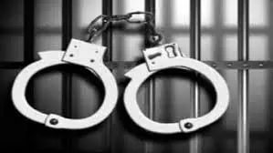 Jharkhand : करोड़ों रुपये की मादक पदार्थ और नकदी जब्त, 2 गिरफ्तार Jharkhand : करोड़ों रुपये की मादक पदार्थ और नकदी जब्त, 2 गिरफ्तार