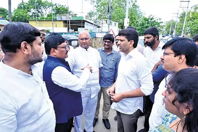 शंकर विलास रोड ओवर ब्रिज के लिए प्रारंभिक कार्य जल्द ही शुरू होगा: Minister Pemmasani शंकर विलास रोड ओवर ब्रिज के लिए प्रारंभिक कार्य जल्द ही शुरू होगा: Minister Pemmasani