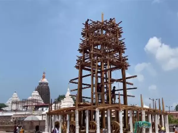 Odisha: पुरी में जगन्नाथ रथ यात्रा की तैयारियां जोरों पर Odisha: पुरी में जगन्नाथ रथ यात्रा की तैयारियां जोरों पर