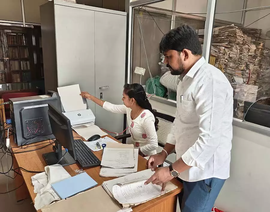 Uttara Kannada : करोड़ों पन्ने कंप्यूटर पर सुरक्षित हैं Uttara Kannada : करोड़ों पन्ने कंप्यूटर पर सुरक्षित हैं