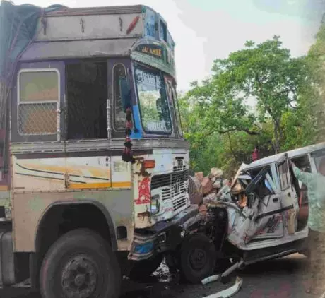 बालोद, कोंडागांव और सरगुजा में सड़क हादसे, 4 लोगों की मौत बालोद, कोंडागांव और सरगुजा में सड़क हादसे, 4 लोगों की मौत