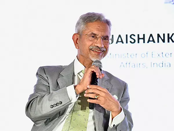 Jaishankar ने आतंकवाद के खिलाफ भारत की लड़ाई में फ्रांस के समर्थन की सराहना की Jaishankar ने आतंकवाद के खिलाफ भारत की लड़ाई में फ्रांस के समर्थन की सराहना की