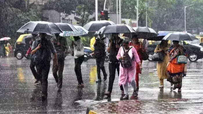 Delhi-UP समेत कई राज्यों में बदलेगा मौसम, आंधी-बारिश की संभावना Delhi-UP समेत कई राज्यों में बदलेगा मौसम, आंधी-बारिश की संभावना
