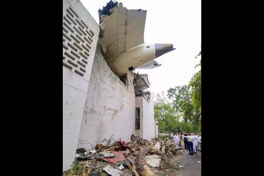 Air India ने सभी सोशल मीडिया प्लेटफॉर्म पर अपनी प्रोफाइल पिक्चर को ब्लैक आउट कर दिया Air India ने सभी सोशल मीडिया प्लेटफॉर्म पर अपनी प्रोफाइल पिक्चर को ब्लैक आउट कर दिया