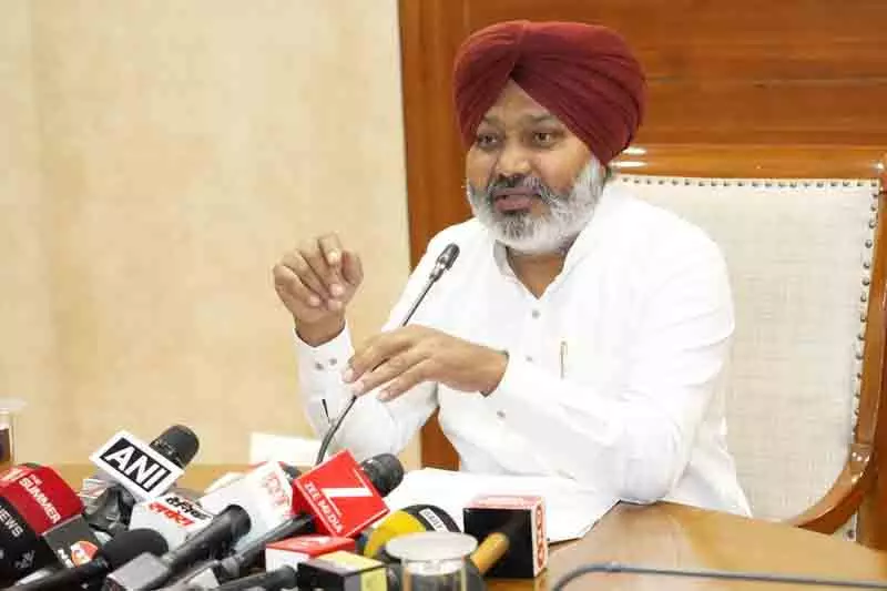 Punjab के राजनीतिक दलों ने ‘एक राष्ट्र, एक चुनाव’ योजना का विरोध किया Punjab के राजनीतिक दलों ने ‘एक राष्ट्र, एक चुनाव’ योजना का विरोध किया