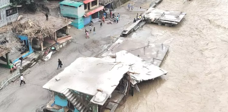 GLOF के बाद नदी का जलस्तर बढ़ने से तीस्ता बाजार भविष्य में जल वृद्धि के प्रति संवेदनशील GLOF के बाद नदी का जलस्तर बढ़ने से तीस्ता बाजार भविष्य में जल वृद्धि के प्रति संवेदनशील