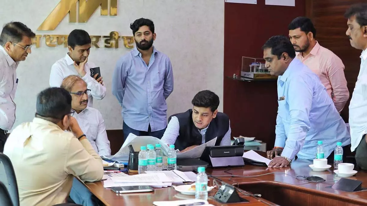 मुंब्रा त्रासदी के बाद ट्रेनों में भीड़ कम करने के लिए मेट्रो लाइन 5 का विस्तार अंबरनाथ तक किया जाएगा मुंब्रा त्रासदी के बाद ट्रेनों में भीड़ कम करने के लिए मेट्रो लाइन 5 का विस्तार अंबरनाथ तक किया जाएगा