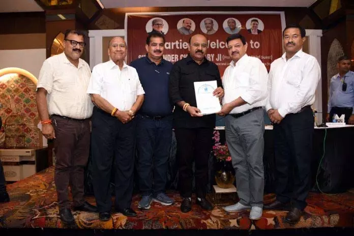 JCCI ने उपमुख्यमंत्री के समक्ष व्यापारियों और स्थानीय मुद्दों को उठाया JCCI ने उपमुख्यमंत्री के समक्ष व्यापारियों और स्थानीय मुद्दों को उठाया