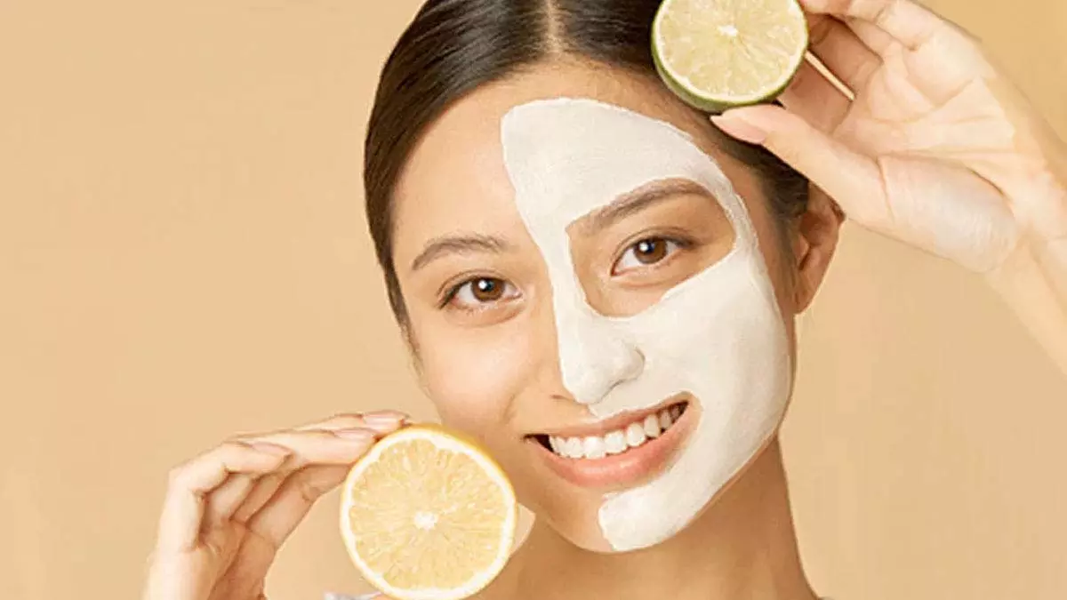 टैनिंग से छुटकारा पाने के लिए 4 DIY नींबू फेस पैक अपनाये टैनिंग से छुटकारा पाने के लिए 4 DIY नींबू फेस पैक अपनाये