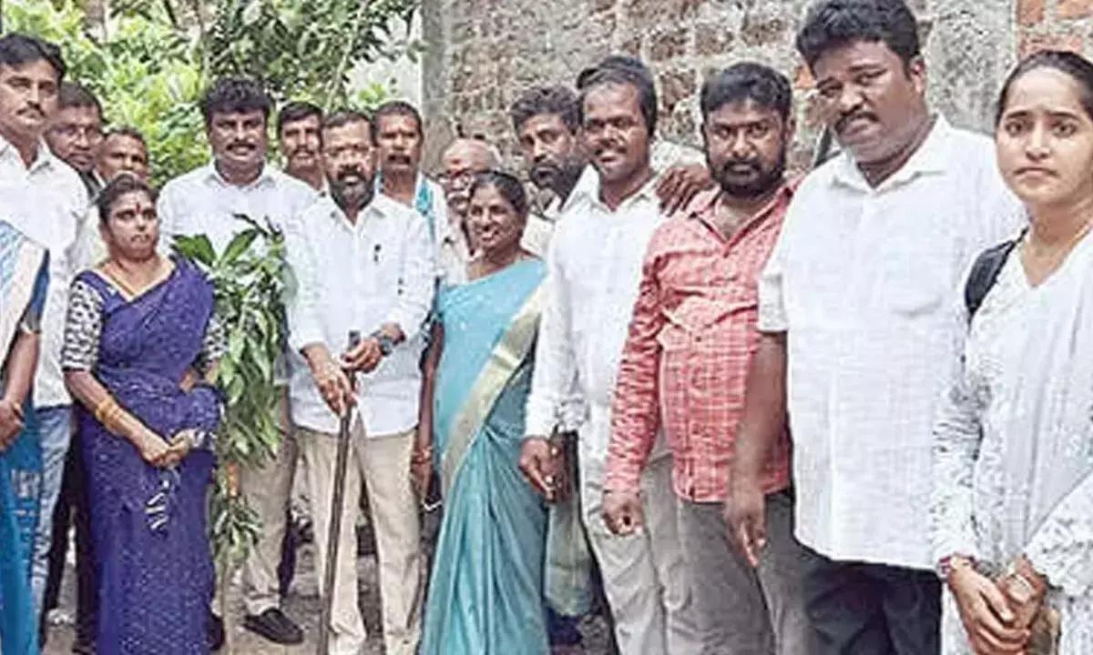 Telangana: नैनी ने काजीपेट में इंदिराम्मा घरों की आधारशिला रखी Telangana: नैनी ने काजीपेट में इंदिराम्मा घरों की आधारशिला रखी