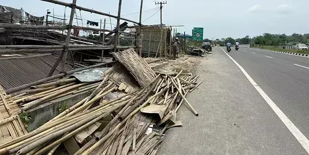Arunachal: प्रशासन ने चलाया बेदखली अभियान Arunachal: प्रशासन ने चलाया बेदखली अभियान