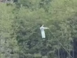 Manali : साहसिक खेल का डरावना चेहरा, ज़िप लाइन से गिरने की घटना हुई वायरल Manali : साहसिक खेल का डरावना चेहरा, ज़िप लाइन से गिरने की घटना हुई वायरल