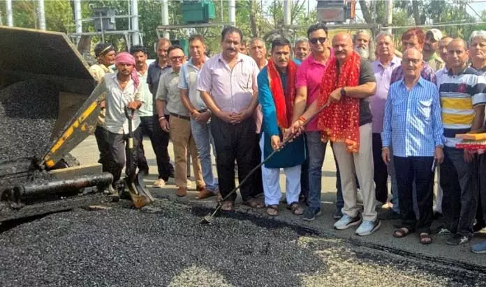 Sethi ने अमरनाथ यात्रा बेस कैंप के पास 50 लाख रुपये की लागत से सड़क निर्माण कार्य का शुभारंभ किया Sethi ने अमरनाथ यात्रा बेस कैंप के पास 50 लाख रुपये की लागत से सड़क निर्माण कार्य का शुभारंभ किया