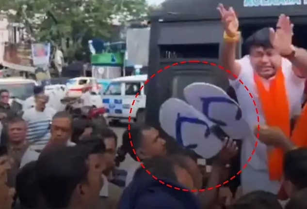 सिख पुलिसकर्मी की तस्वीर चप्पलों से काटने के आरोप में सुकांतार के खिलाफ एफआईआर दर्ज सिख पुलिसकर्मी की तस्वीर चप्पलों से काटने के आरोप में सुकांतार के खिलाफ एफआईआर दर्ज