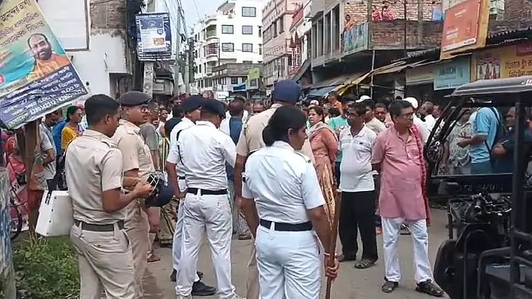 Trinamool पर सहकारी चुनाव में वोटों में धांधली का आरोप Trinamool पर सहकारी चुनाव में वोटों में धांधली का आरोप