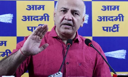 सिसोदिया ने दिल्ली सरकार पर ‘शिक्षा माफिया’ के आगे झुकने का आरोप लगाया