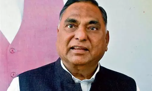 सांसद बिधूड़ी ने फ़तेहपुर बेरी भाटी में गर्ल्स कॉलेज की मांग की
