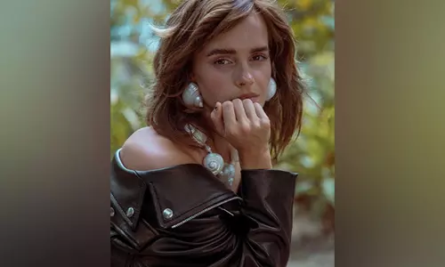 Emma Watson ने ऑक्सफोर्ड रोइंग टीम में भाग लिया