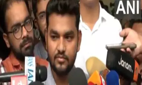 AI 171 crash: 4 मेडिकल छात्र और उनके रिश्तेदार मरे, मृतकों की संख्या बढ़कर 250 हुई AI 171 crash: 4 मेडिकल छात्र और उनके रिश्तेदार मरे, मृतकों की संख्या बढ़कर 250 हुई