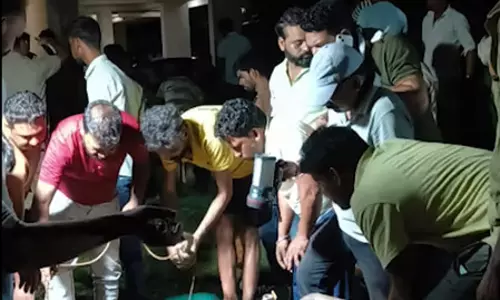 13 साल की युवती सीवर में गिरी, मिला शव