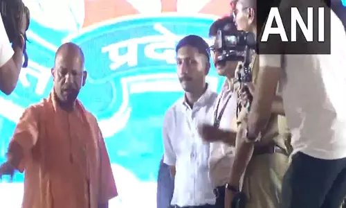 CM Yogi ने आज अमित शाह के दौरे से पहले डिफेंस एक्सपो ग्राउंड में सुरक्षा तैयारियों की समीक्षा की