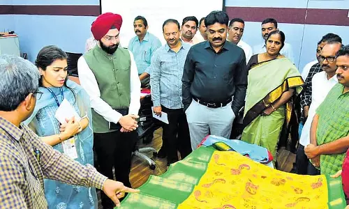 ODOP पहल के तहत कुप्पदम सिल्क साड़ियों को राष्ट्रीय पुरस्कार मिला ODOP पहल के तहत कुप्पदम सिल्क साड़ियों को राष्ट्रीय पुरस्कार मिला