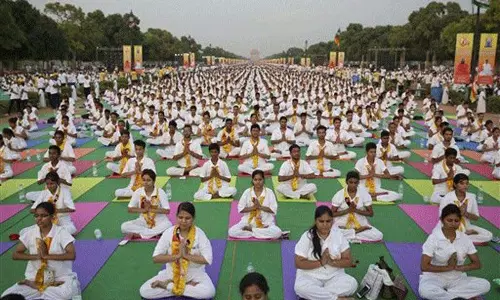 AP: 21 जून को अंतरराष्ट्रीय योग दिवस पर आदिवासी छात्र बनाएंगे रिकॉर्ड AP: 21 जून को अंतरराष्ट्रीय योग दिवस पर आदिवासी छात्र बनाएंगे रिकॉर्ड