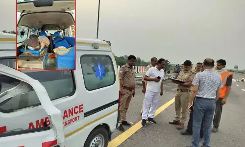 भीषण सड़क हादसा, तेज रफ्तार एंबुलेंस ने पिकअप वैन को मारी टक्कर, 5 की मौत