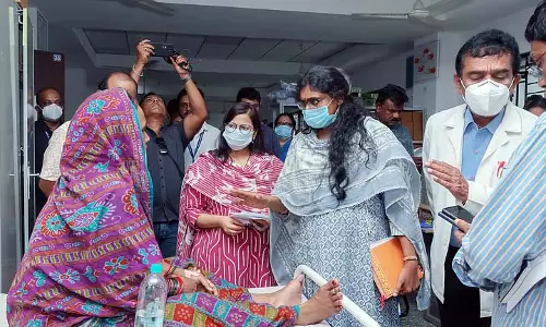 Odisha में गैस्ट्रो प्रसार का जायजा लेगी केंद्रीय टीम Odisha में गैस्ट्रो प्रसार का जायजा लेगी केंद्रीय टीम