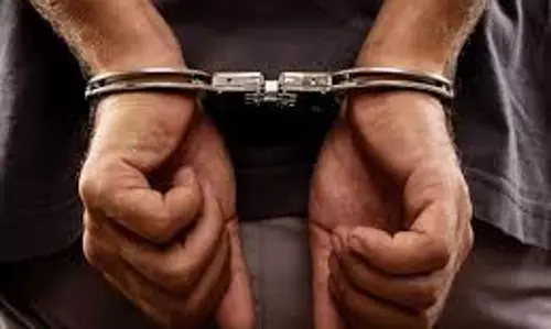 13 लाख रुपये के ऑनलाइन ट्रेडिंग घोटाले में ओडिशा के मूल निवासी को मुंबई से गिरफ्तार 13 लाख रुपये के ऑनलाइन ट्रेडिंग घोटाले में ओडिशा के मूल निवासी को मुंबई से गिरफ्तार