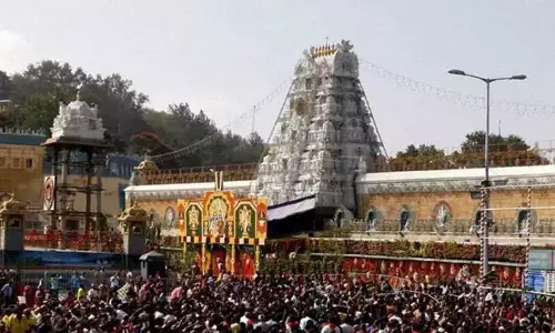 Tirumala  मंदिर में भक्तों की भीड़ उमड़ी, सर्वदर्शन में लगेंगे 20 घंटे
