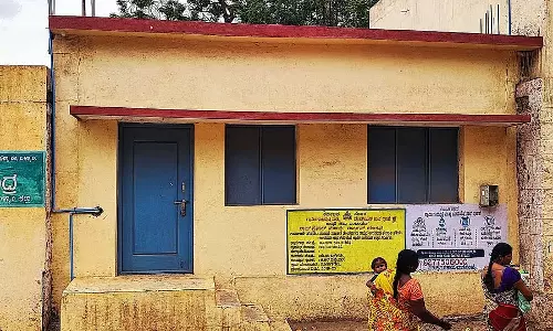 तीन साल से आंगनवाड़ी भवन का उद्घाटन नहीं: घटिया निर्माण का आरोप, आक्रोश
