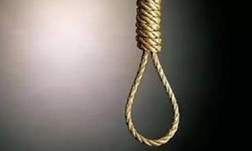 Giridih में पंचायत सेवक की आत्महत्या, बीडीओ समेत चार पर प्रताड़ना का आरोप Giridih में पंचायत सेवक की आत्महत्या, बीडीओ समेत चार पर प्रताड़ना का आरोप