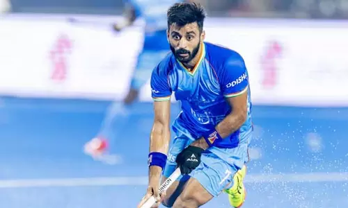 मनप्रीत सिंह ने 400 अंतरराष्ट्रीय मैच खेलकर हॉकी इतिहास रच दिया मनप्रीत सिंह ने 400 अंतरराष्ट्रीय मैच खेलकर हॉकी इतिहास रच दिया