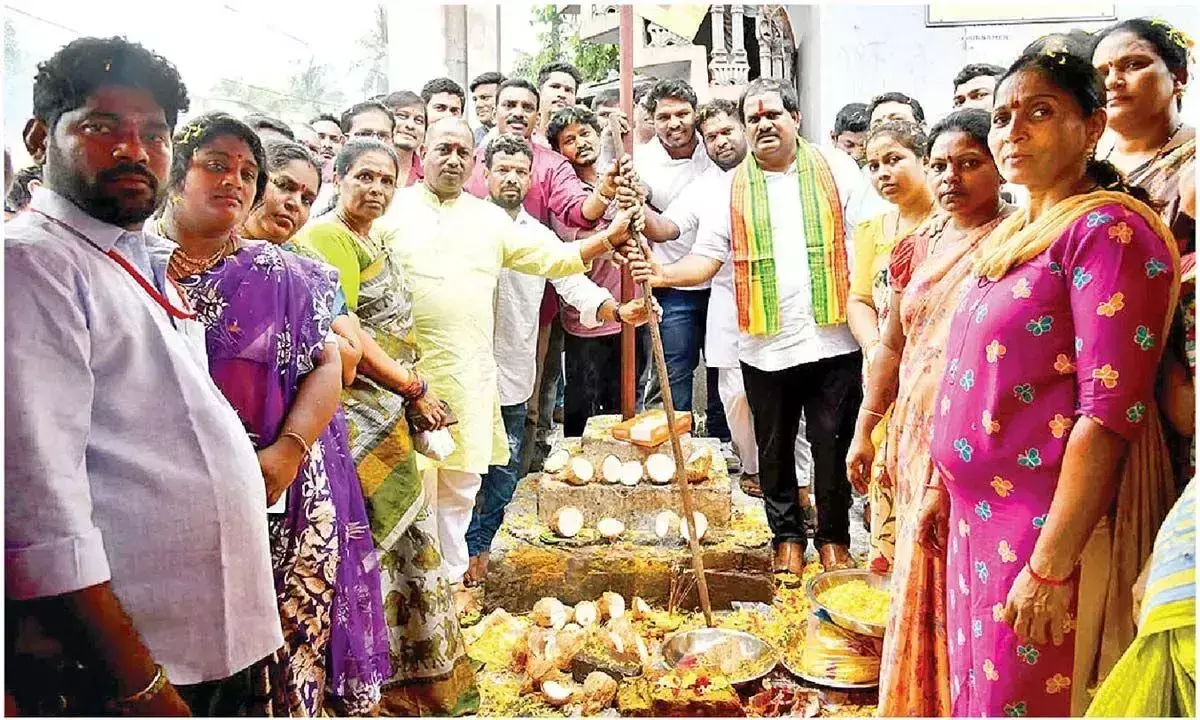 Andhra: महापौर ने विकास कार्यों की आधारशिला रखी