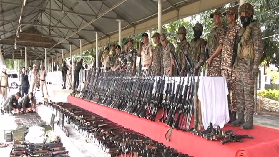 Manipur में बड़े पैमाने पर हथियार बरामदगी अभियान का स्वागत Manipur में बड़े पैमाने पर हथियार बरामदगी अभियान का स्वागत