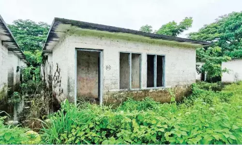 पोन्नानी मछुआरा कॉलोनी को नहीं बख्शा जाएगा; मछली गांव परियोजना में देरी होगी पोन्नानी मछुआरा कॉलोनी को नहीं बख्शा जाएगा; मछली गांव परियोजना में देरी होगी