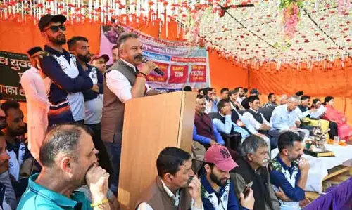 जुब्बल नावर कोटखाई में सड़क परियोजनाओं के लिए 400 करोड़ रुपये: Education Minister जुब्बल नावर कोटखाई में सड़क परियोजनाओं के लिए 400 करोड़ रुपये: Education Minister