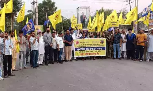 Ambedkar प्रतिमा तोड़े जाने के विरोध में लोक इन्साफ मंच ने निकाला मार्च