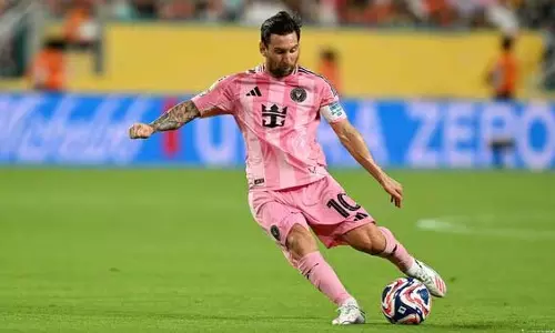 अल अहली के साथ 0-0 से ड्रॉ में मेस्सी का क्रॉसबार चूक गया