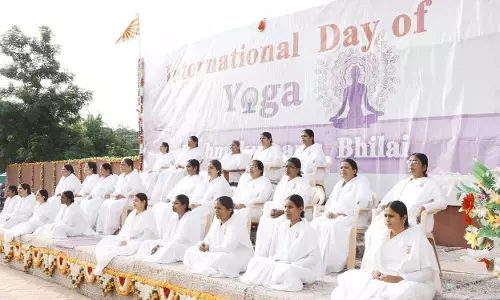 योगासन से तन मन से स्वस्थ रहने का संदेश
