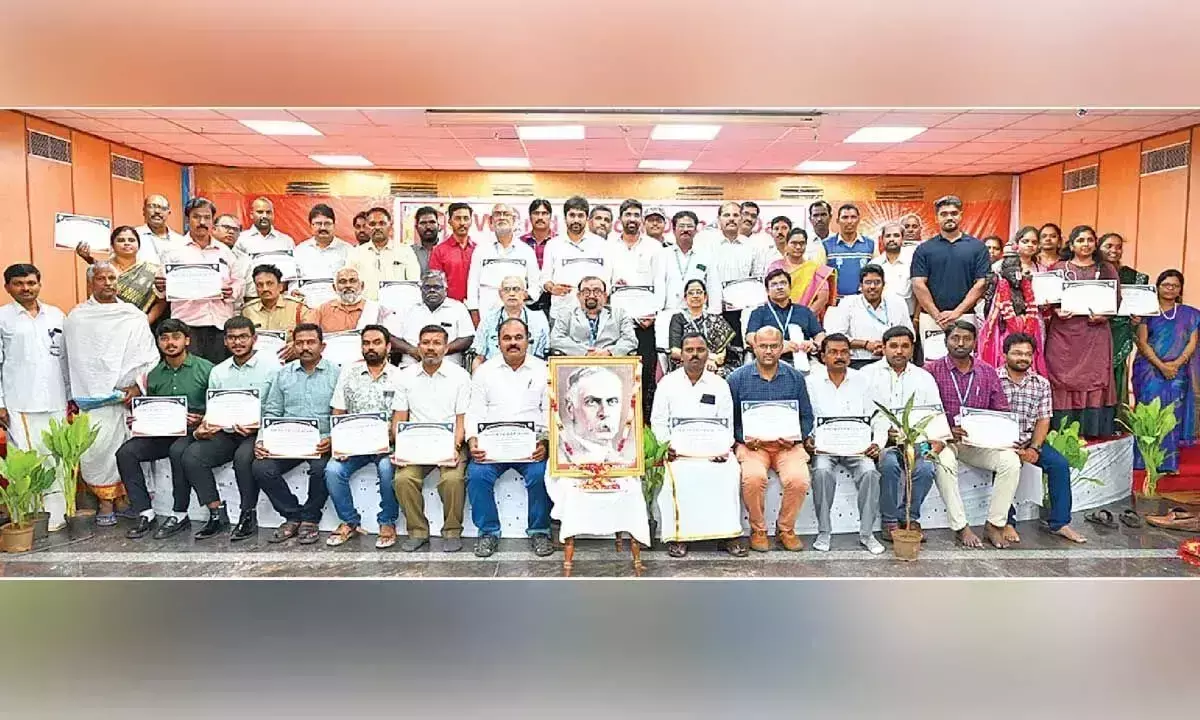 निस्वार्थ सेवा को मान्यता देते हुए, SVIMS ने विश्व रक्तदाता दिवस मनाया निस्वार्थ सेवा को मान्यता देते हुए, SVIMS ने विश्व रक्तदाता दिवस मनाया